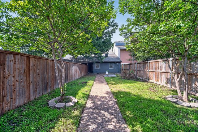 9145 Emberglow Lane, Dallas, TX 75243
