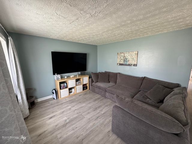 6631 Cloverton Drive, Waterford Twp, MI 48329