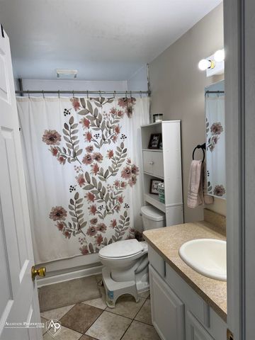 6631 Cloverton Drive, Waterford Twp, MI 48329