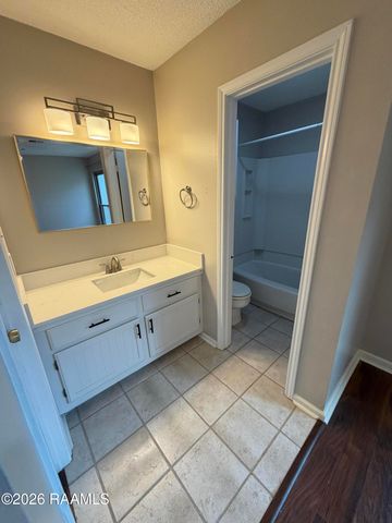 202 Long Plantation Boulevard F, Lafayette, LA 70508