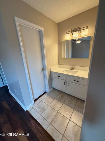 202 Long Plantation Boulevard F, Lafayette, LA 70508