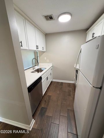 202 Long Plantation Boulevard F, Lafayette, LA 70508