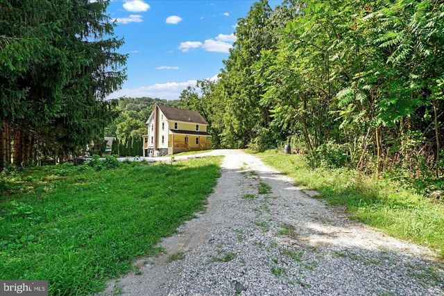 4025 CHERRY RUN RD, Glen Rock, PA 17327