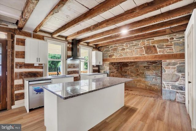 4025 CHERRY RUN RD, Glen Rock, PA 17327