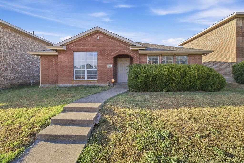 752 Eldorado Drive, Desoto, TX 75115 — exterior