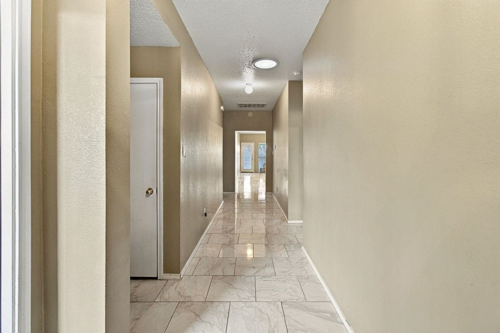 752 Eldorado Drive, Desoto, TX 75115 — photo 2