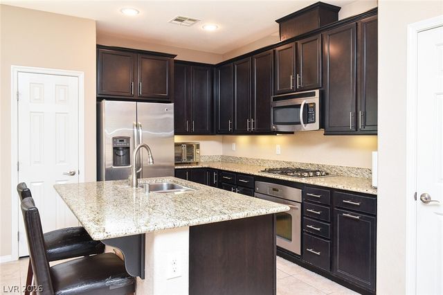 7494 Paces Mill Court, Las Vegas, NV 89113