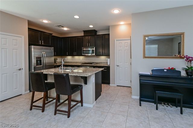 7494 Paces Mill Court, Las Vegas, NV 89113