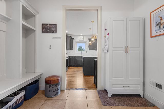 1208 White Oak Road, Mahomet, IL 61853