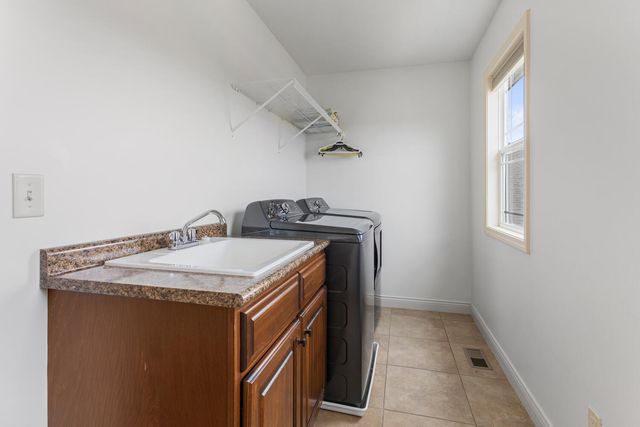 1208 White Oak Road, Mahomet, IL 61853