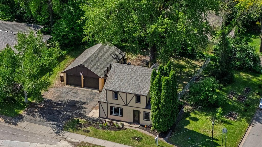300 Territorial Street E, Watertown, MN 55388