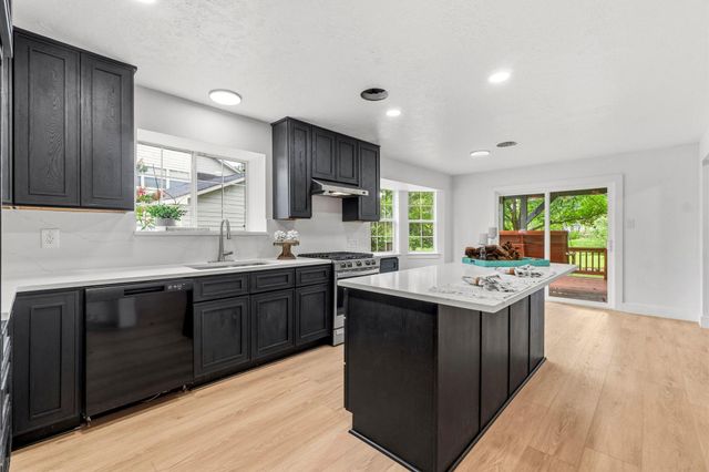 12632 Lake Vista Drive, Willis, TX 77318