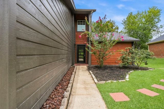 12632 Lake Vista Drive, Willis, TX 77318