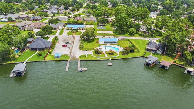 12632 Lake Vista Drive, Willis, TX 77318