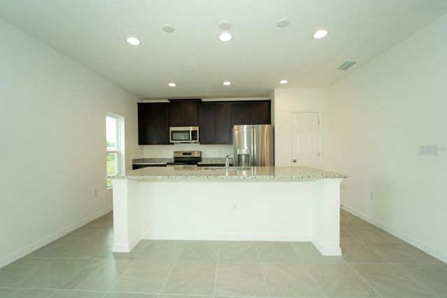 1673 SWAN SWIM DRIVE, Davenport, FL 33837