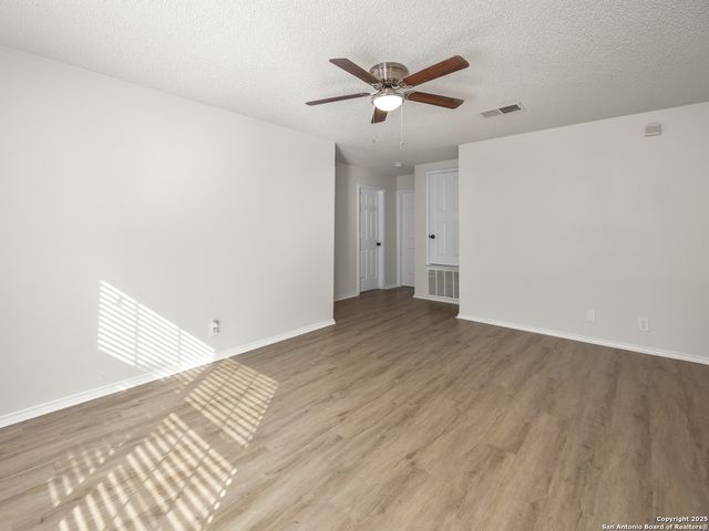 1073 Stone hollow, New Braunfels, TX 78130