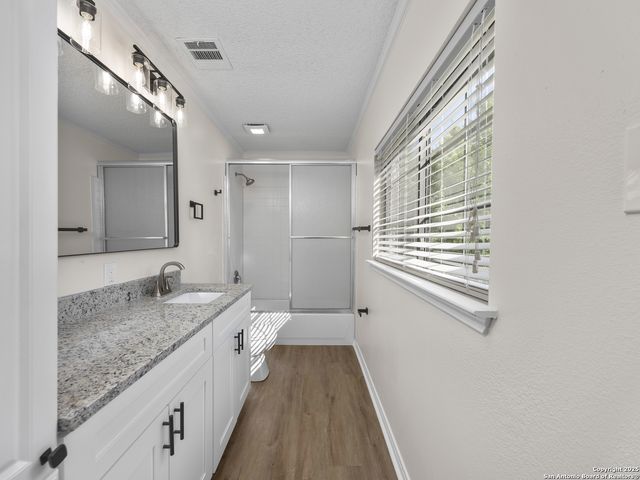 1073 Stone hollow, New Braunfels, TX 78130