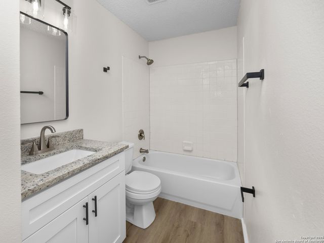 1073 Stone hollow, New Braunfels, TX 78130