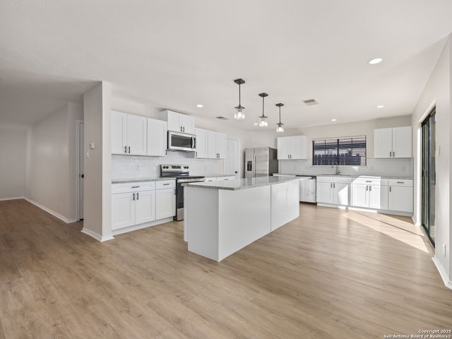 1073 Stone hollow, New Braunfels, TX 78130