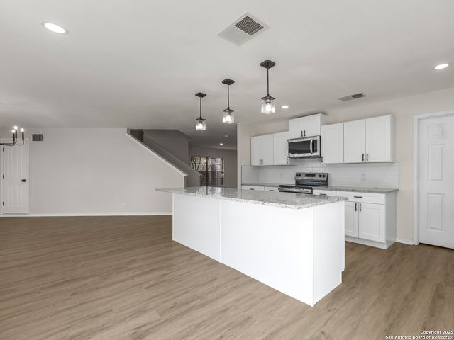 1073 Stone hollow, New Braunfels, TX 78130