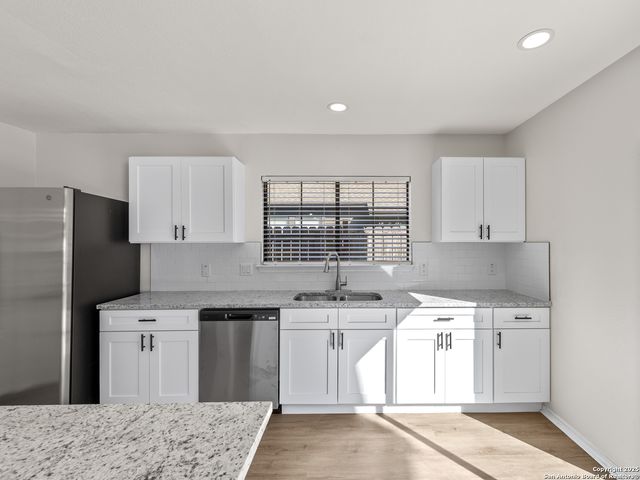 1073 Stone hollow, New Braunfels, TX 78130