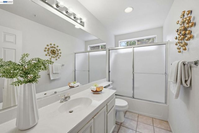 1013 Montoya Ter, Union City, CA 94587