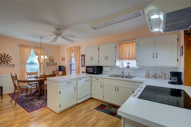 204 Garrett Avenue, East Tawakoni, TX 75472