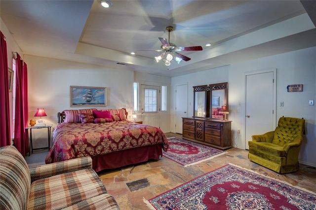 204 Garrett Avenue, East Tawakoni, TX 75472