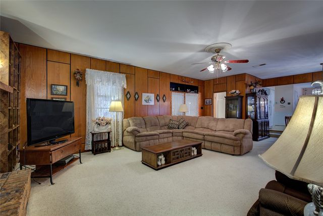 204 Garrett Avenue, East Tawakoni, TX 75472