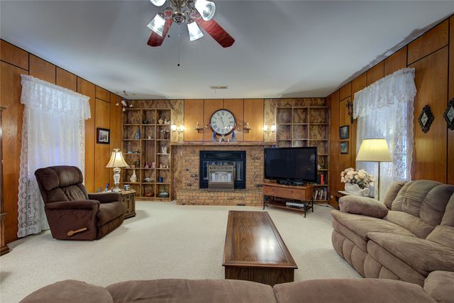 204 Garrett Avenue, East Tawakoni, TX 75472