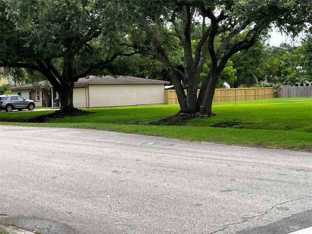 1000 Delmar, La Marque, TX 77591