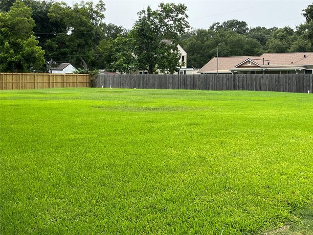 1000 Delmar, La Marque, TX 77591