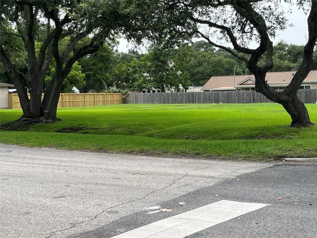 1000 Delmar, La Marque, TX 77591