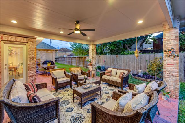 14023 Lochshire Street, Houston, TX 77077