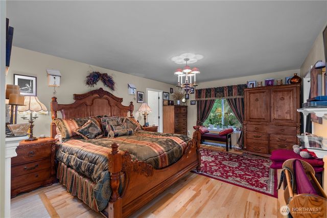 351 E Island Shores Road, Shelton, WA 98584