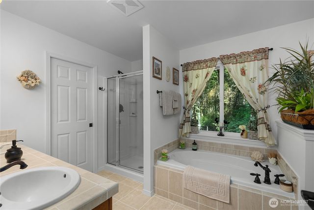 351 E Island Shores Road, Shelton, WA 98584