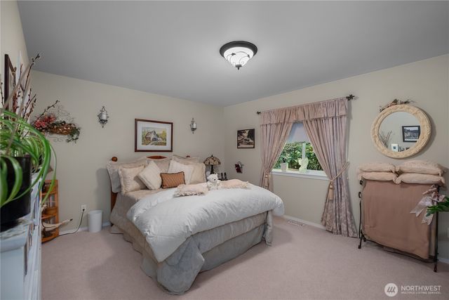 351 E Island Shores Road, Shelton, WA 98584