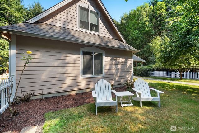 351 E Island Shores Road, Shelton, WA 98584