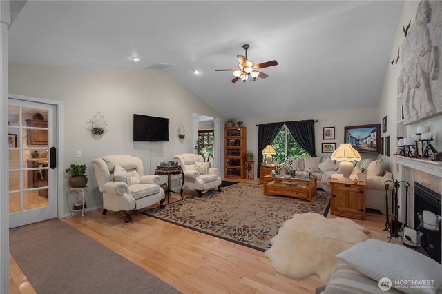 351 E Island Shores Road, Shelton, WA 98584
