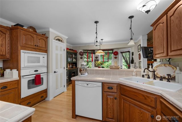 351 E Island Shores Road, Shelton, WA 98584