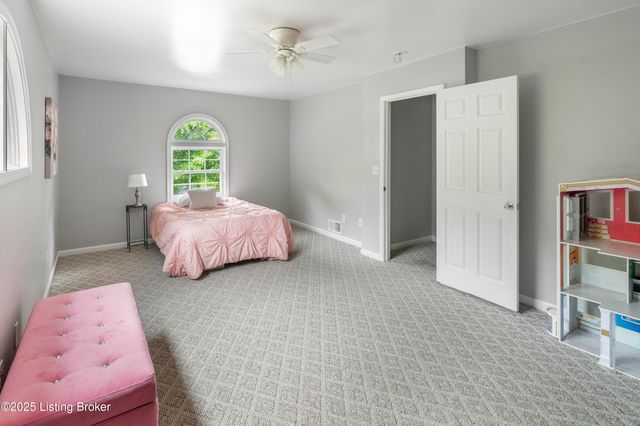 11717 Old Mitchell Hill Rd, Louisville, KY 40118