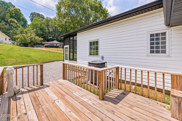 11717 Old Mitchell Hill Rd, Louisville, KY 40118