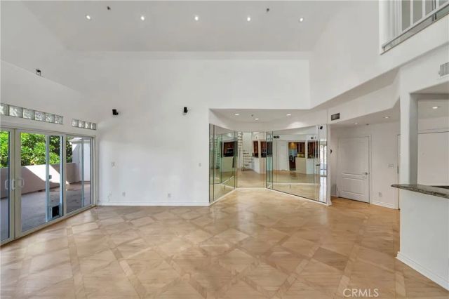4477 Woodman Avenue 305, Sherman Oaks, CA 91423