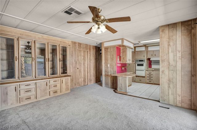 97 Sir George Drive, Las Vegas, NV 89110