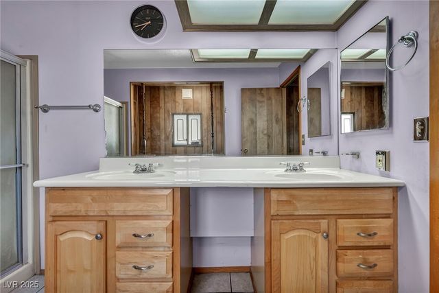 97 Sir George Drive, Las Vegas, NV 89110