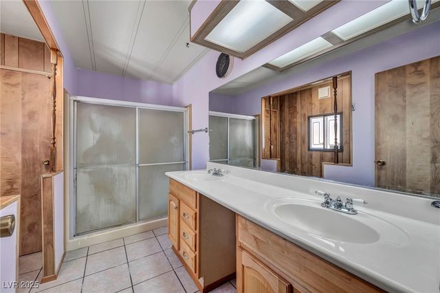 97 Sir George Drive, Las Vegas, NV 89110