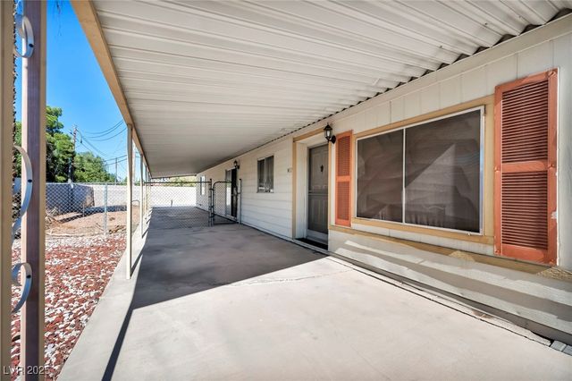 97 Sir George Drive, Las Vegas, NV 89110