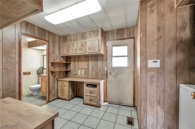 97 Sir George Drive, Las Vegas, NV 89110