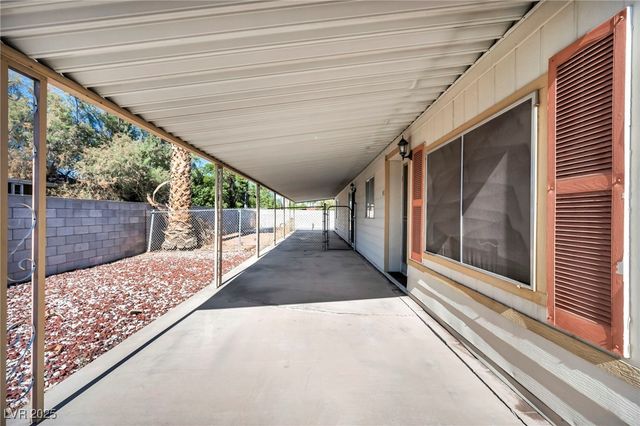 97 Sir George Drive, Las Vegas, NV 89110