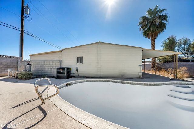 97 Sir George Drive, Las Vegas, NV 89110